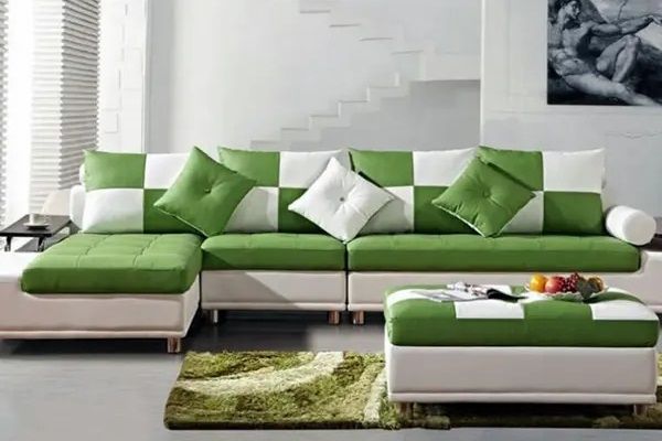 绿色背景搭配什么颜色沙发