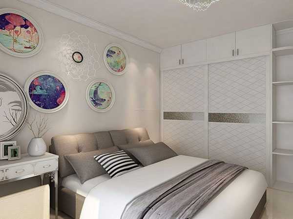 卧室白墙装饰技巧，这几样装饰物让卧室增色不少！