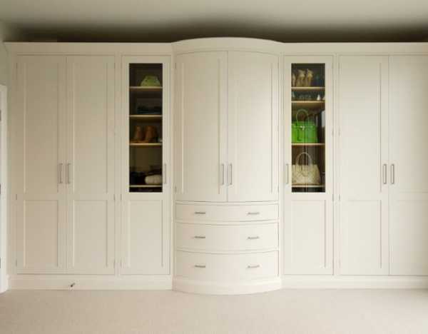 衣柜白色适合什么风格的卧室？白色衣柜与墙如何搭配？