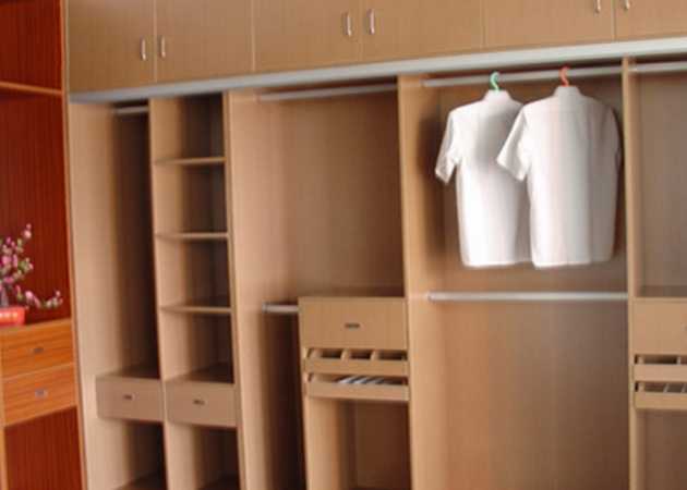 衣柜制作价格是多少？为什么定制衣柜比木工贵？