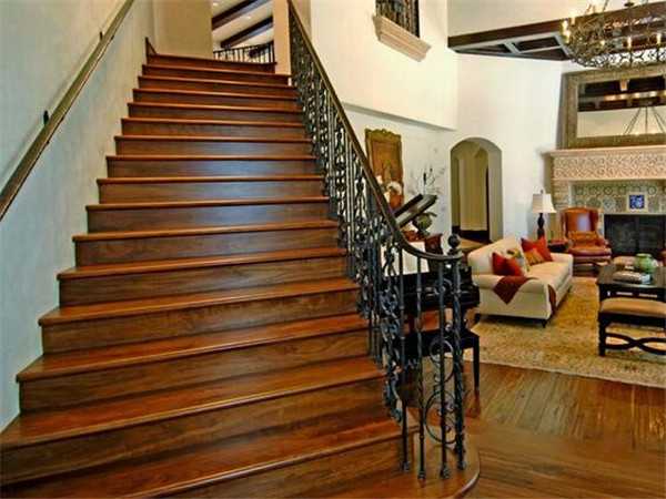 木地板楼梯收口方式_楼梯塑木地板安装方法