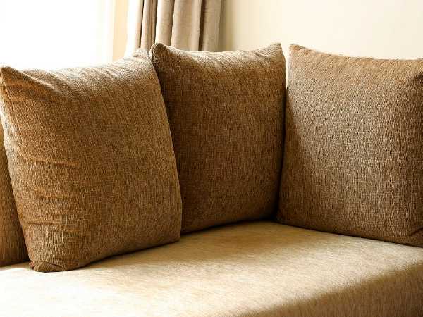 沙发靠垫如何选？沙发品牌哪个好