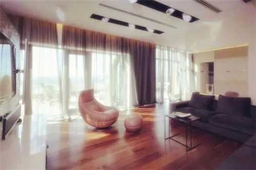 客厅挂什么颜色窗帘好，如何选择客厅窗帘颜色？